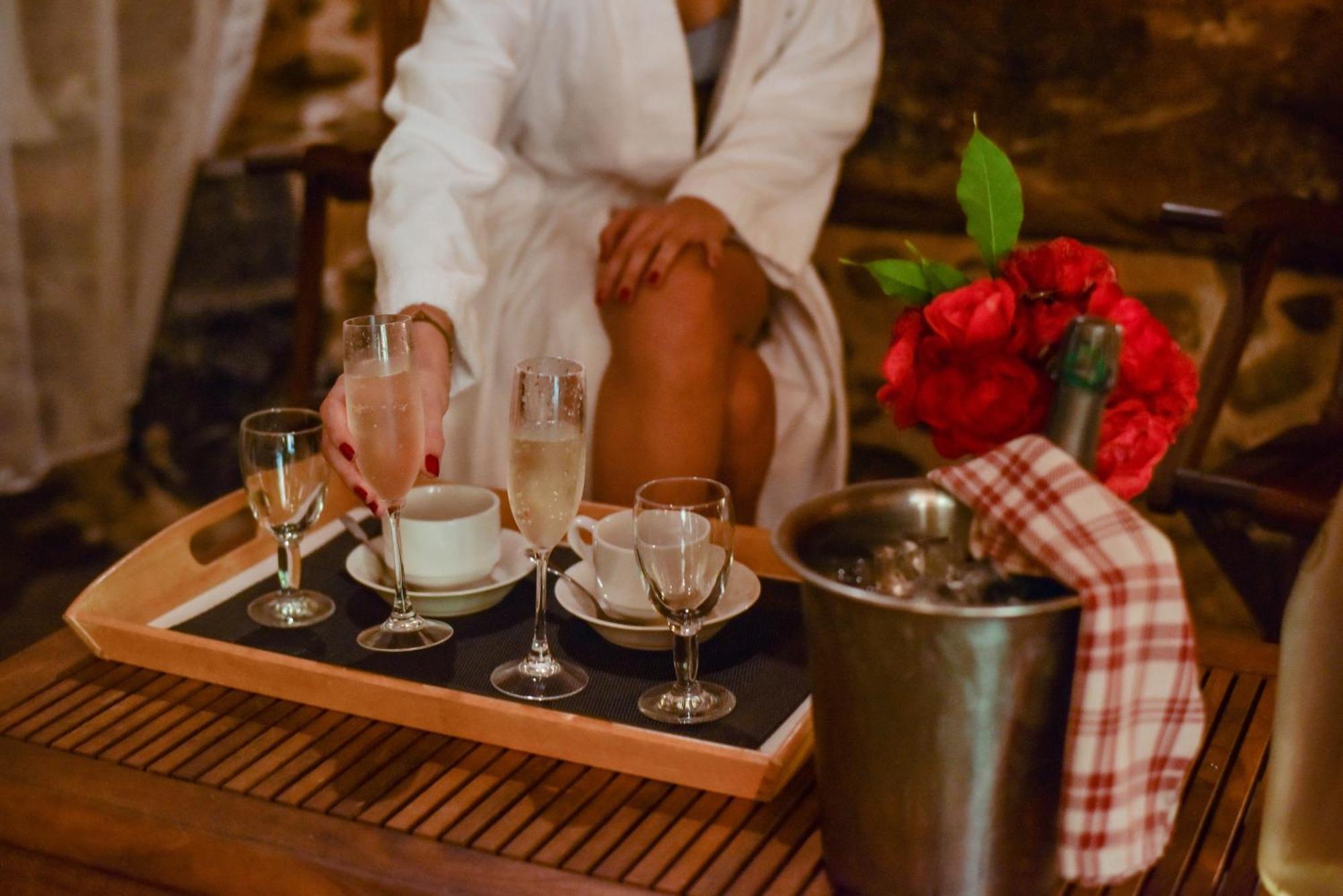 Hotel Logis - Chateau De Beauregard サン・ジロン エクステリア 写真