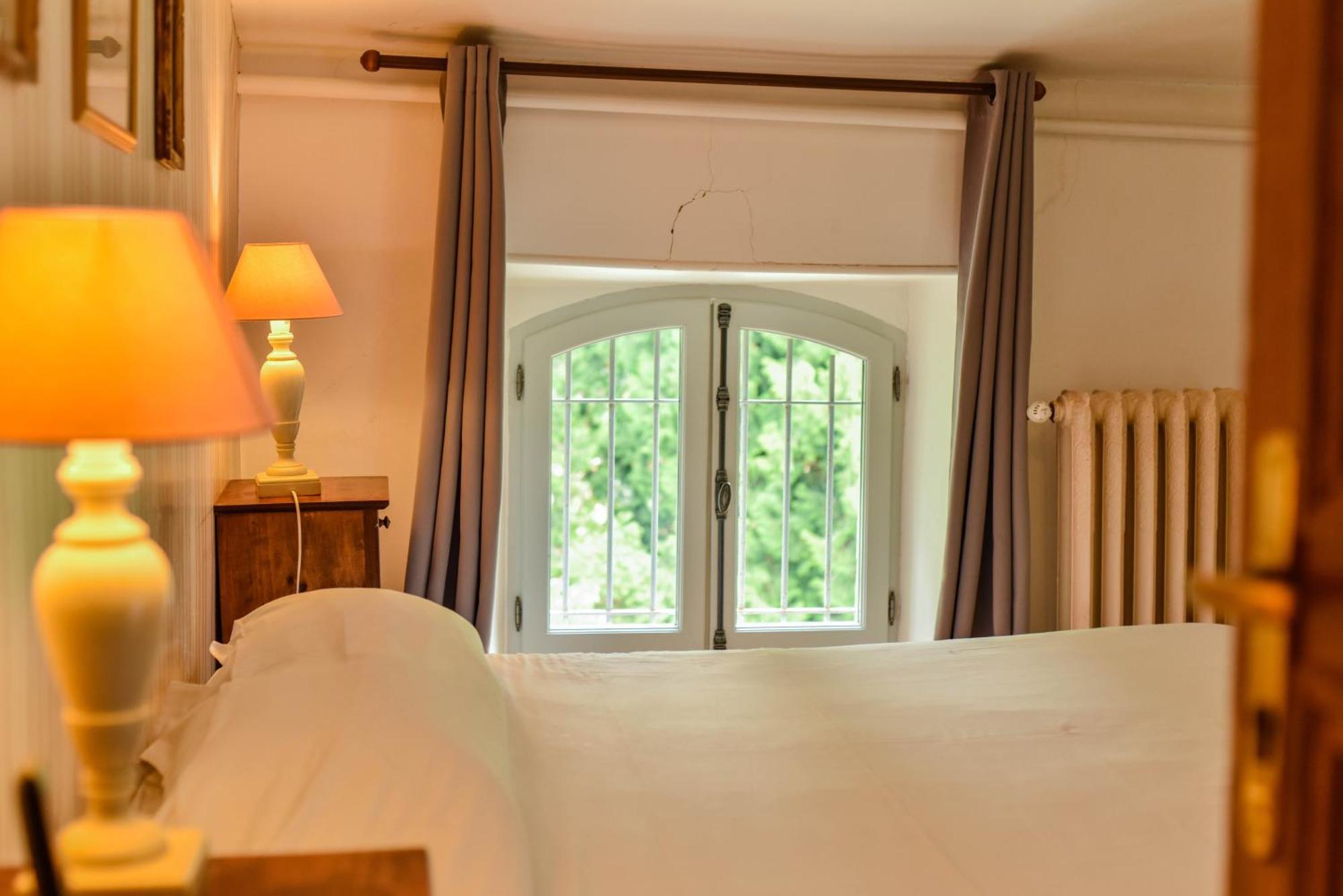 Hotel Logis - Chateau De Beauregard サン・ジロン エクステリア 写真