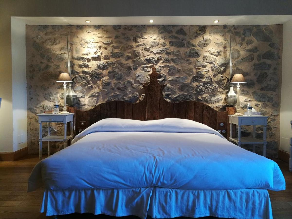 Hotel Logis - Chateau De Beauregard サン・ジロン エクステリア 写真