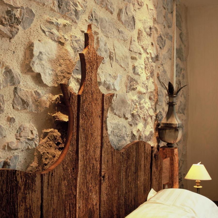 Hotel Logis - Chateau De Beauregard サン・ジロン エクステリア 写真